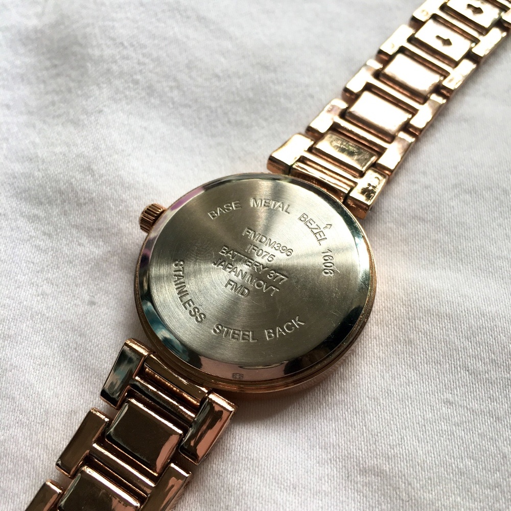 FREE W BUNDLE - Forever 21 Rose Gold Colored Watch w/ Pearly Face - Picture 8 of 12